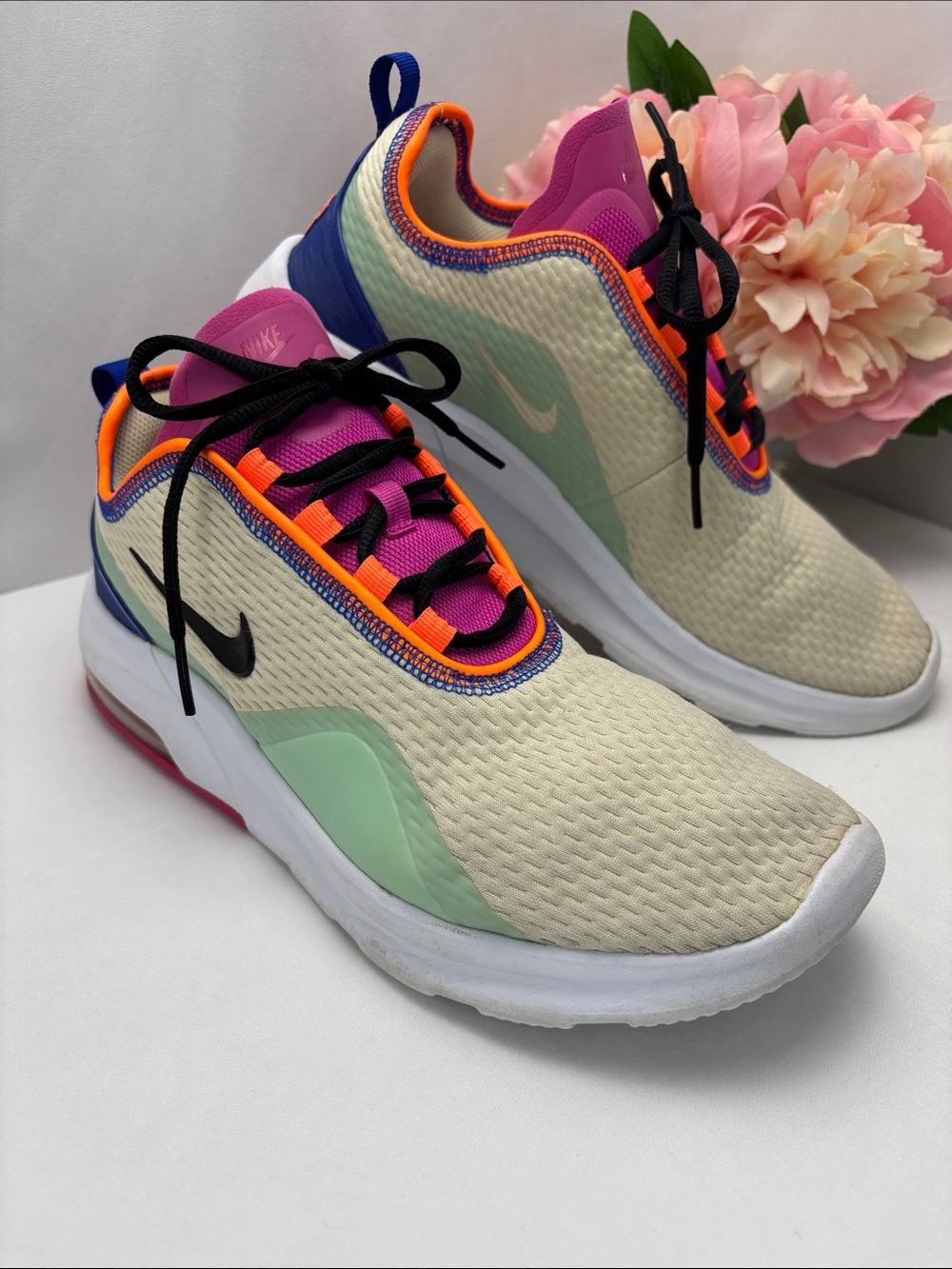 Nike Womens 10 Cream Sneakers with Pink, Orange & Mint‎ Accents #702